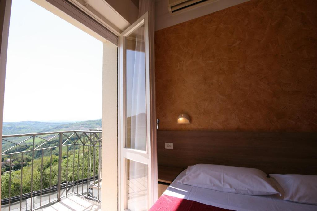 Albergo Centopini Gemmano Cameră foto