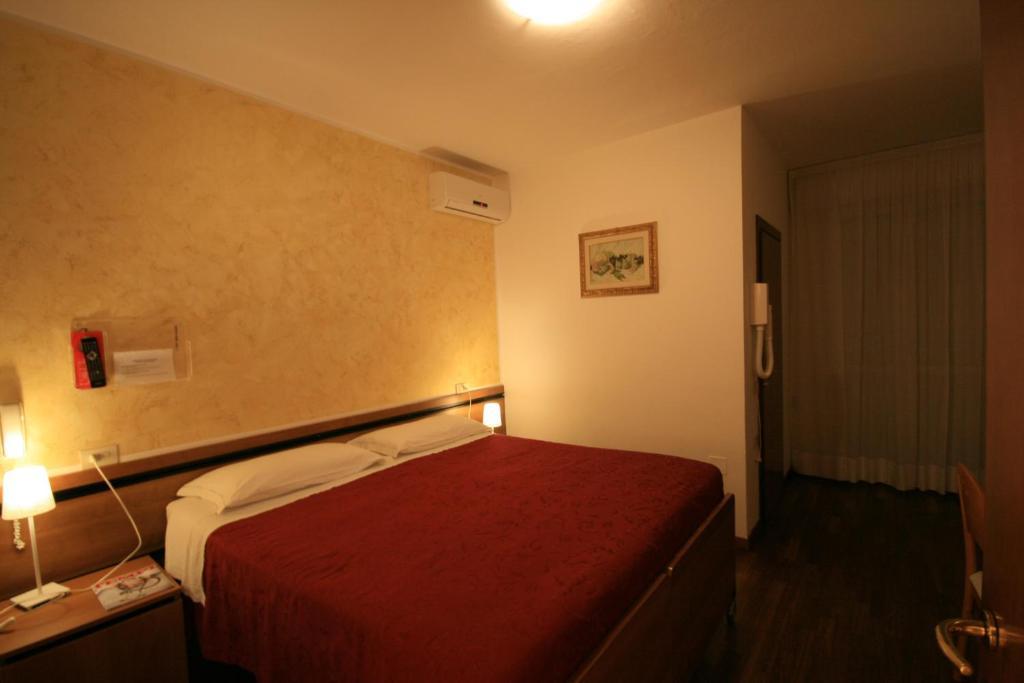 Albergo Centopini Gemmano Cameră foto