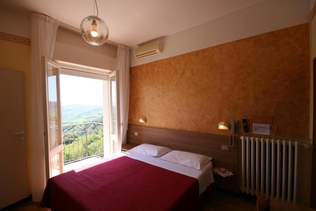 Albergo Centopini Gemmano Cameră foto
